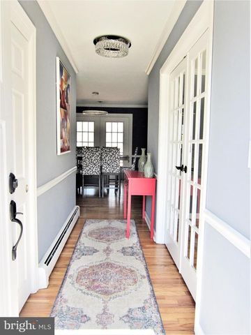 6 MORNINGSIDE DR, Pennington, NJ 08534