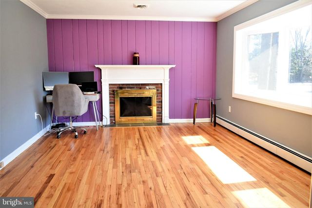 6 MORNINGSIDE DR, Pennington, NJ 08534