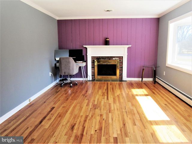 6 MORNINGSIDE DR, Pennington, NJ 08534