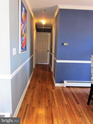 6 MORNINGSIDE DR, Pennington, NJ 08534