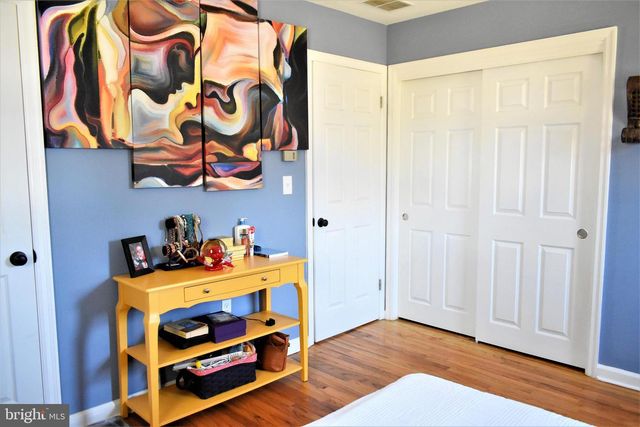 6 MORNINGSIDE DR, Pennington, NJ 08534