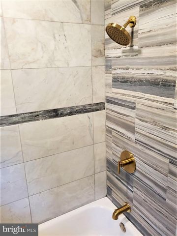 6 MORNINGSIDE DR, Pennington, NJ 08534