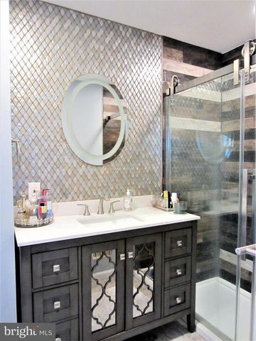 6 MORNINGSIDE DR, Pennington, NJ 08534