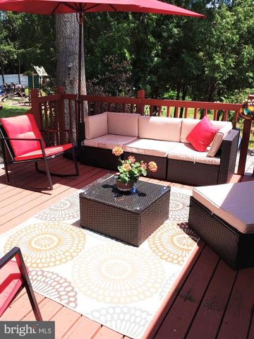 6 MORNINGSIDE DR, Pennington, NJ 08534