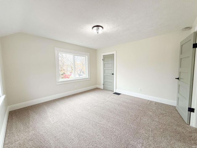 1203 E Jackson Boulevard, Elkhart, IN 46516