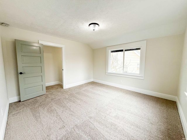 1203 E Jackson Boulevard, Elkhart, IN 46516