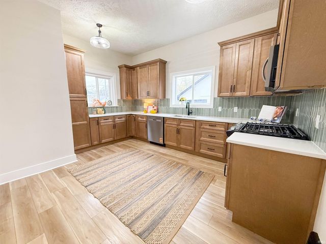 1203 E Jackson Boulevard, Elkhart, IN 46516