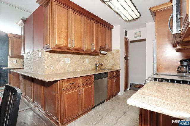 6040 Boulevard 8H, West New York, NJ 07093