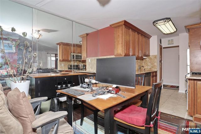 6040 Boulevard 8H, West New York, NJ 07093