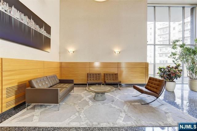 6040 Boulevard 8H, West New York, NJ 07093