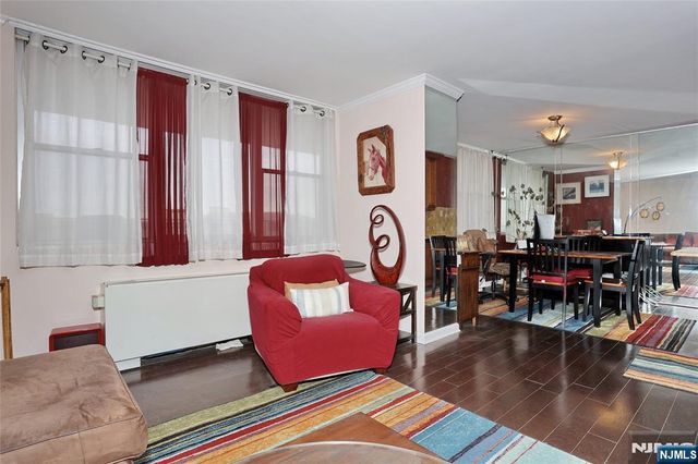 6040 Boulevard 8H, West New York, NJ 07093