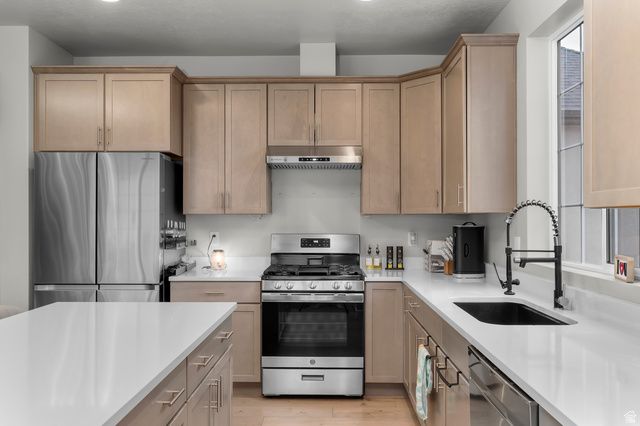 3864 W SAFFLOWER DR, Lehi, UT 84043