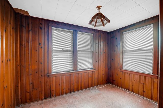 7652 S Cornell Avenue, Chicago, IL 60649