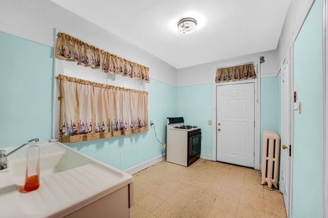 7652 S Cornell Avenue, Chicago, IL 60649