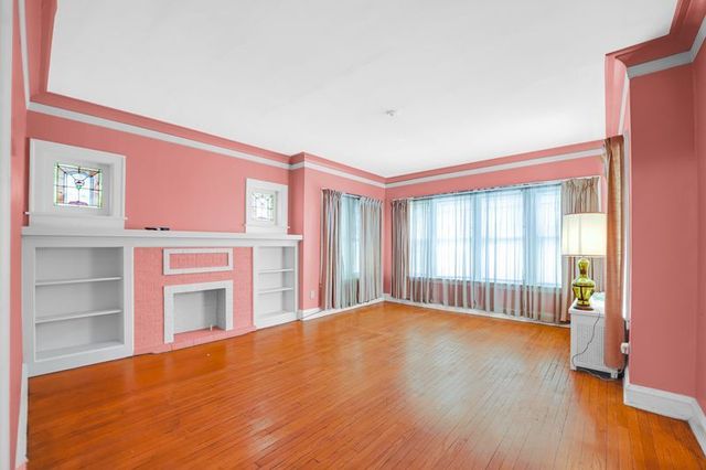 7652 S Cornell Avenue, Chicago, IL 60649