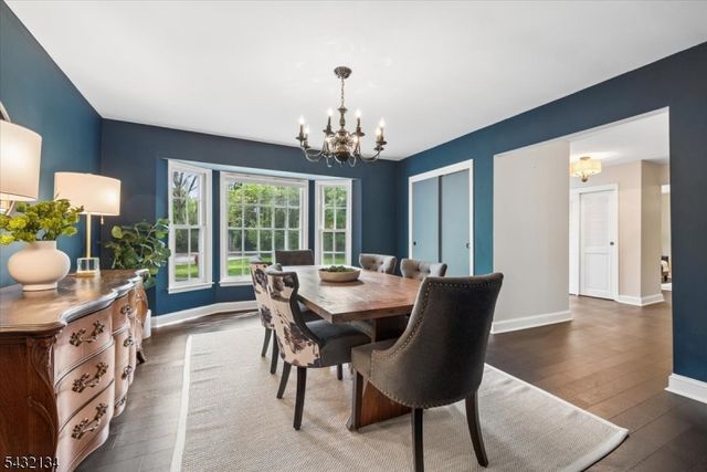5 Blanchet Ct, Florham Park Boro, NJ 07932