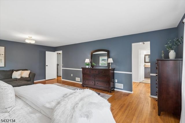5 Blanchet Ct, Florham Park Boro, NJ 07932
