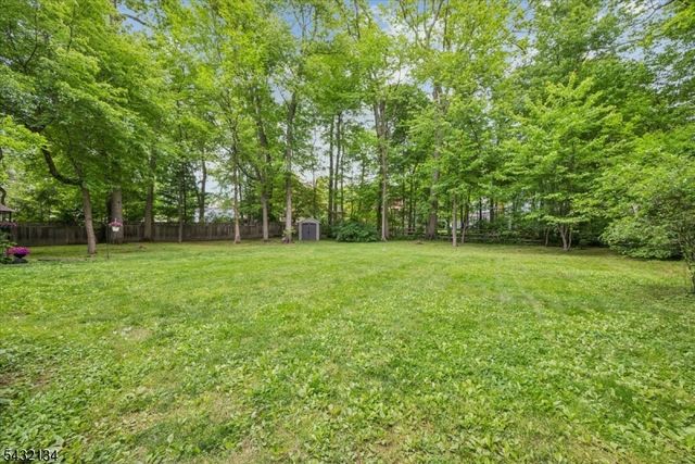 5 Blanchet Ct, Florham Park Boro, NJ 07932
