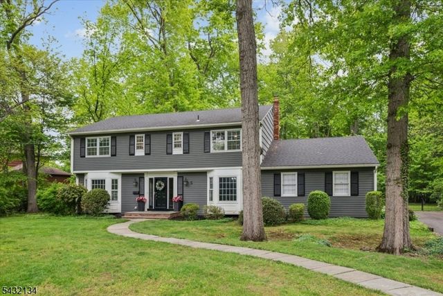 5 Blanchet Ct, Florham Park Boro, NJ 07932