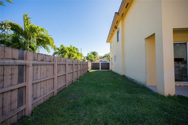 1046 NE 17th Ter, Homestead, FL 33033