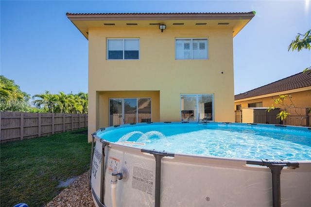 1046 NE 17th Ter, Homestead, FL 33033