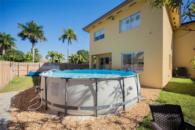 1046 NE 17th Ter, Homestead, FL 33033