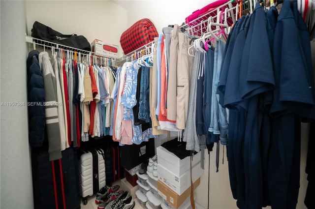 1046 NE 17th Ter, Homestead, FL 33033