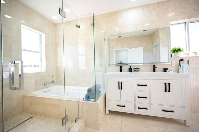 1046 NE 17th Ter, Homestead, FL 33033