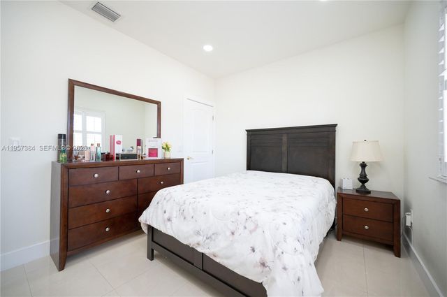 1046 NE 17th Ter, Homestead, FL 33033