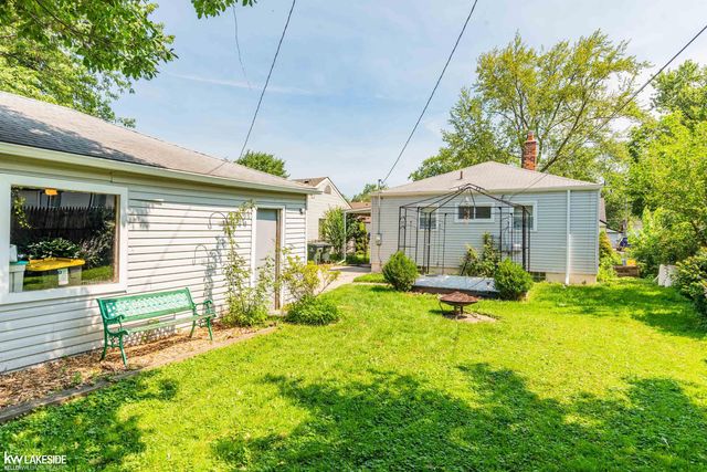23636 Beverly Street, St Clair Shores, MI 48082