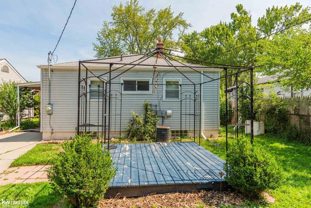 23636 Beverly Street, St Clair Shores, MI 48082
