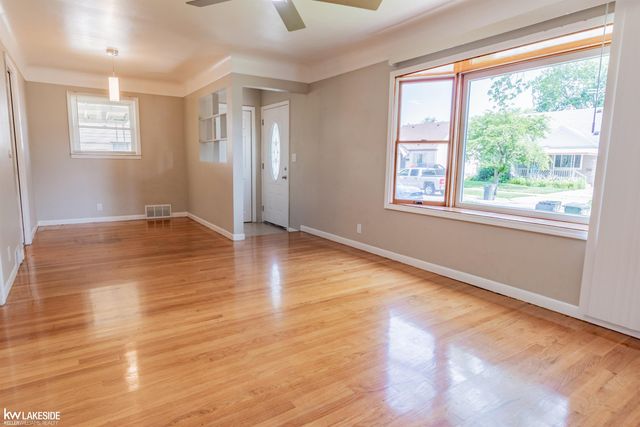 23636 Beverly Street, St Clair Shores, MI 48082