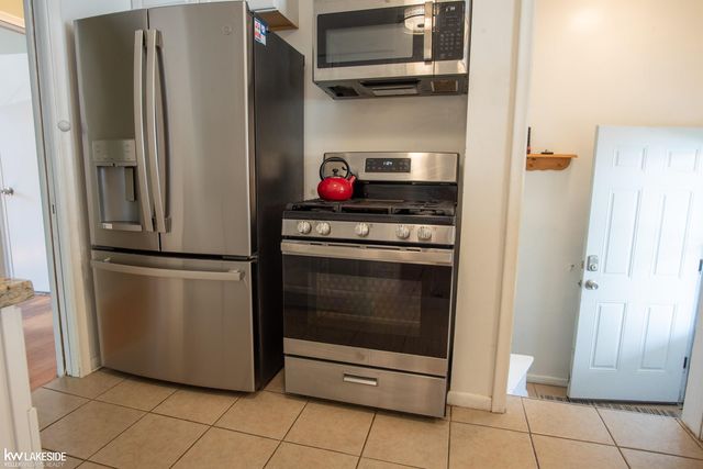 23636 Beverly Street, St Clair Shores, MI 48082