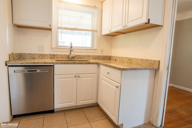 23636 Beverly Street, St Clair Shores, MI 48082