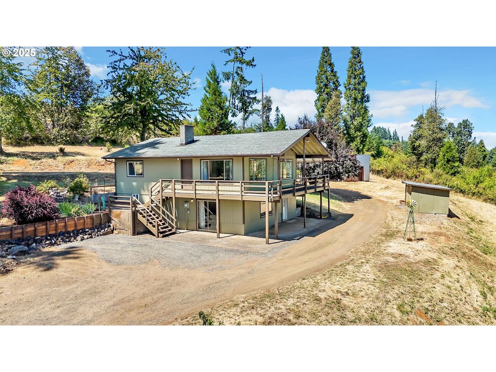 82970 HUNGRY HILL Rd, Creswell, OR 97426