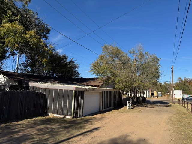 406 E 2nd Street, Clarendon, TX 79226