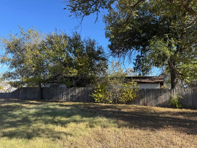 406 E 2nd Street, Clarendon, TX 79226
