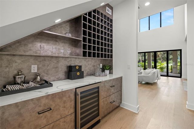 2923 W AVERILL AVENUE, Tampa, FL 33611