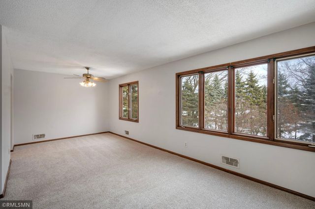 15740 Harmony Way, Apple Valley, MN 55124