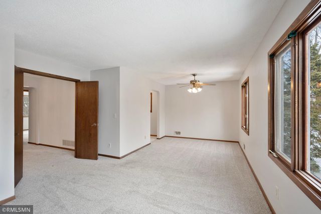 15740 Harmony Way, Apple Valley, MN 55124