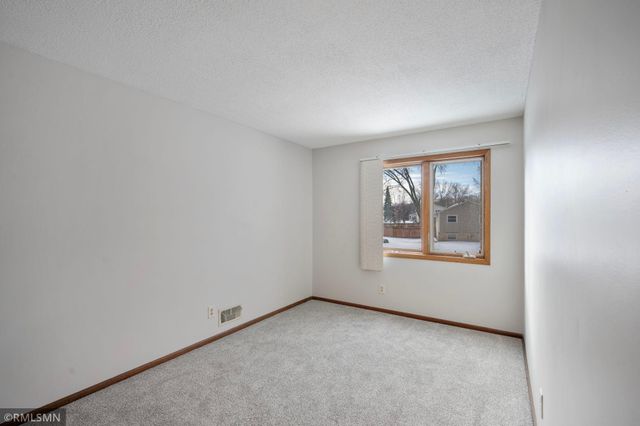 15740 Harmony Way, Apple Valley, MN 55124