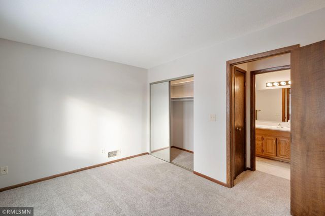 15740 Harmony Way, Apple Valley, MN 55124