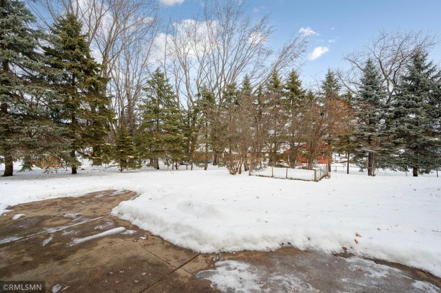 15740 Harmony Way, Apple Valley, MN 55124