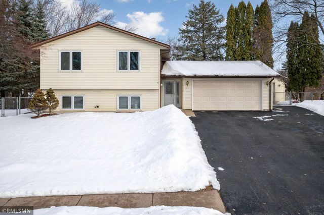 15740 Harmony Way, Apple Valley, MN 55124