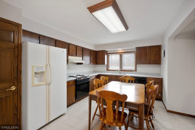 15740 Harmony Way, Apple Valley, MN 55124