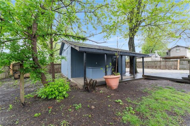 2014 25th Street NE, Canton, OH 44705