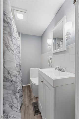 2014 25th Street NE, Canton, OH 44705