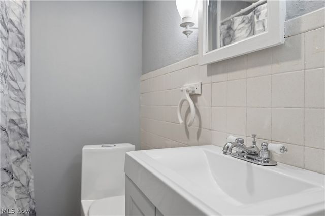 2014 25th Street NE, Canton, OH 44705