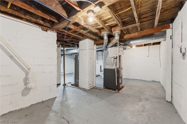 2014 25th Street NE, Canton, OH 44705