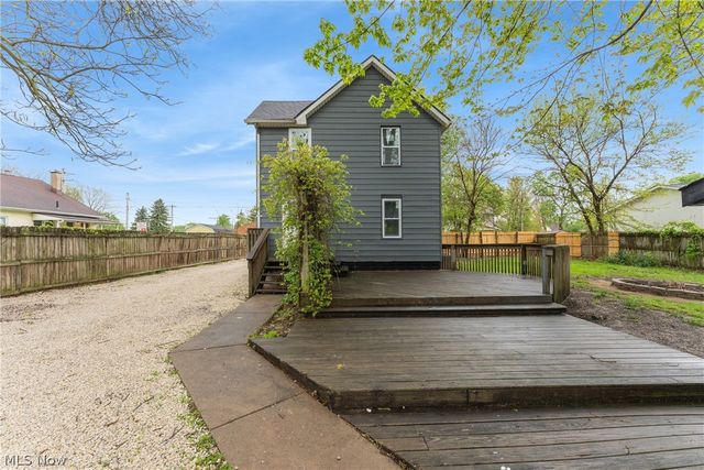 2014 25th Street NE, Canton, OH 44705
